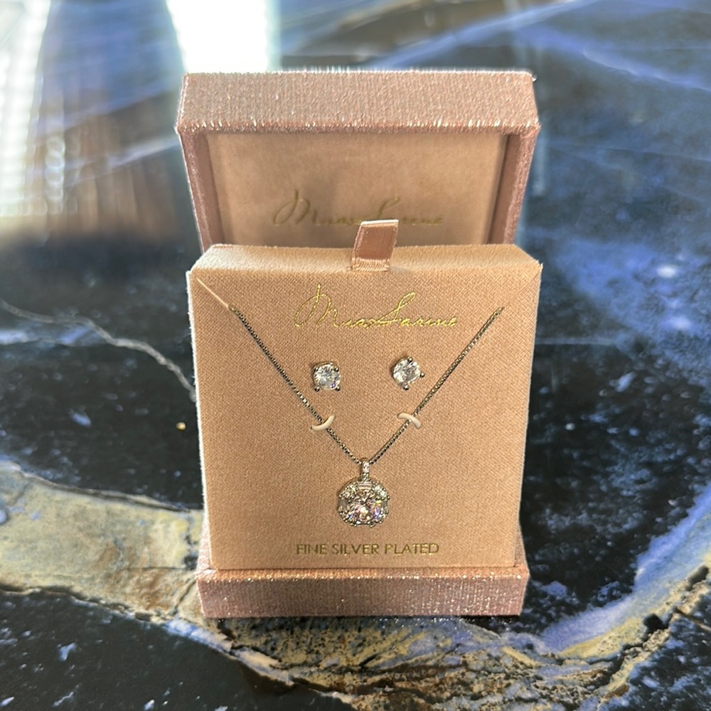Classic Silver Necklace and Earring Set with Gemstone Pendant